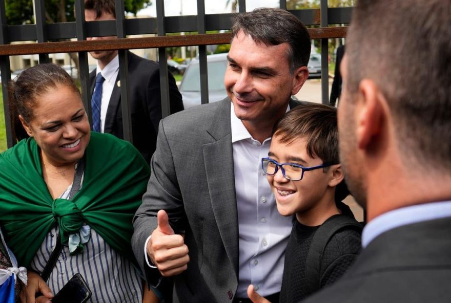 jair-bolsonaro-indica-seu-filho-como-candidato-a-presidencia jair-bolsonaro-indica-seu-filho-como-candidato-a-presidencia