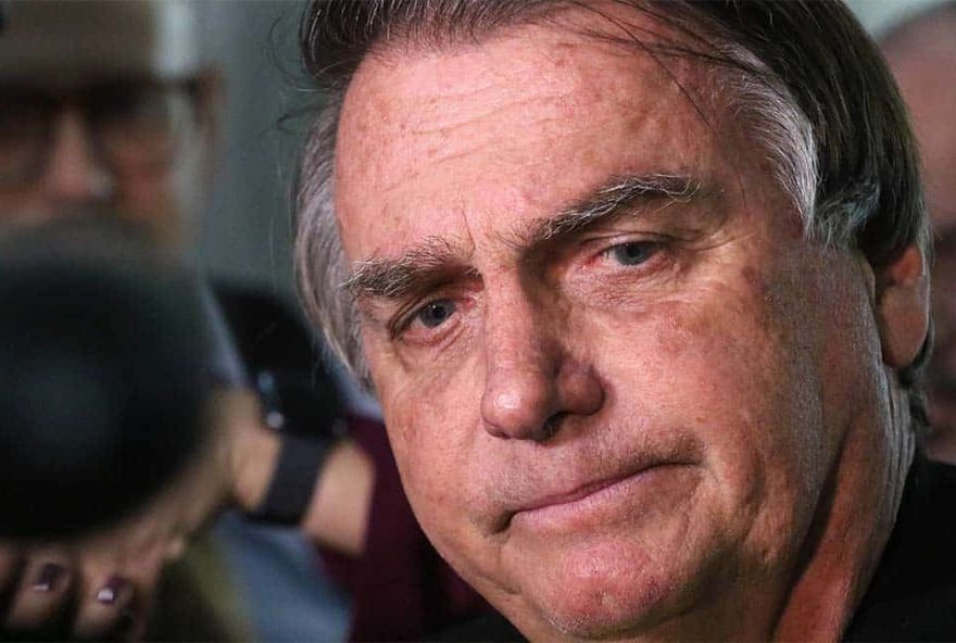 jair-bolsonaro-passa-a-ser-vigiado-em-tempo-integral-para-evitar-fuga
