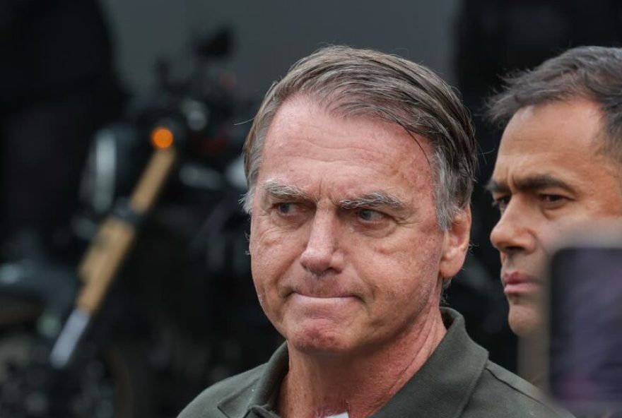 jair-bolsonaro-passa-por-cirurgia-de-quatro-horas-nesta-quinta-feira