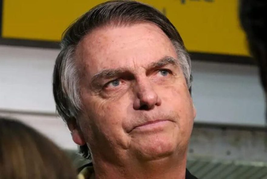 jair-bolsonaro-vai-ao-hospital-em-brasilia-para-remover-lesoes-na-pele