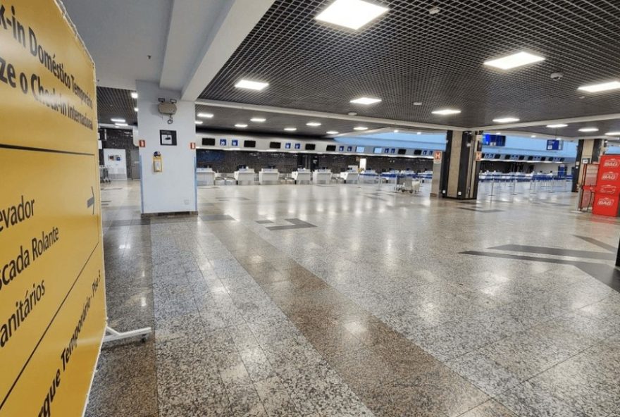 jamaicana-e-venezuelano-moram-no-aeroporto-de-porto-alegre3A-caso-semelhante-ao-filme-o-terminalresultcodepoints3B-casal-estrangeiro-permanece-por-dias-com-cama-e-banho-improvisados jamaicana-e-venezuelano-moram-no-aeroporto-de-porto-alegre3A-caso-semelhante-ao-filme-o-terminalresultcodepoints3B-casal-estrangeiro-permanece-por-dias-com-cama-e-banho-improvisados