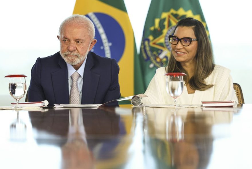 janja-da-silva-e-xuxa-entre-os-homenageados-da-ordem-do-merito-cultural.-cerimonia-marca-retorno-da-honraria-apos-suspensao