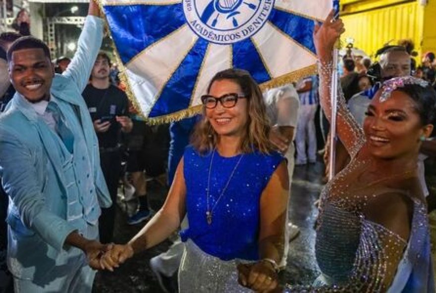 janja-sera-a-primeira-dama-a-desfilar-em-escola-de-samba-do-rio-de-janeiro janja-sera-a-primeira-dama-a-desfilar-em-escola-de-samba-do-rio-de-janeiro