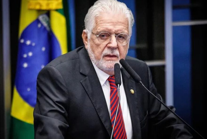 jaques-wagner-recomenda-cautela-a-lula-em-relacao-a-embate-com-flavio-bolsonaro jaques-wagner-recomenda-cautela-a-lula-em-relacao-a-embate-com-flavio-bolsonaro