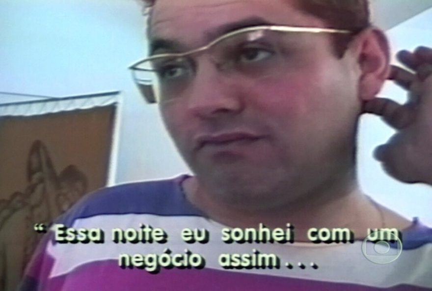 jaqueta-de-membro-dos-mamonas-assassinas-e-encontrada-intacta-durante-exumacao-em-sp jaqueta-de-membro-dos-mamonas-assassinas-e-encontrada-intacta-durante-exumacao-em-sp