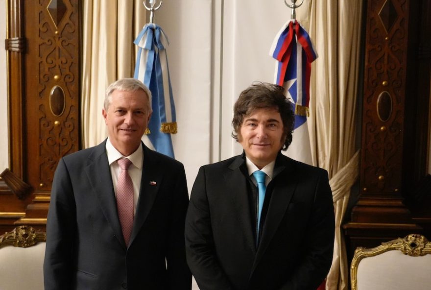 javier-milei-assiste-a-cerimonia-de-posse-de-jose-kast-no-chile-e-alianca-contra-lula-da-silva-comeca-a-ser-formada javier-milei-assiste-a-cerimonia-de-posse-de-jose-kast-no-chile-e-alianca-contra-lula-da-silva-comeca-a-ser-formada