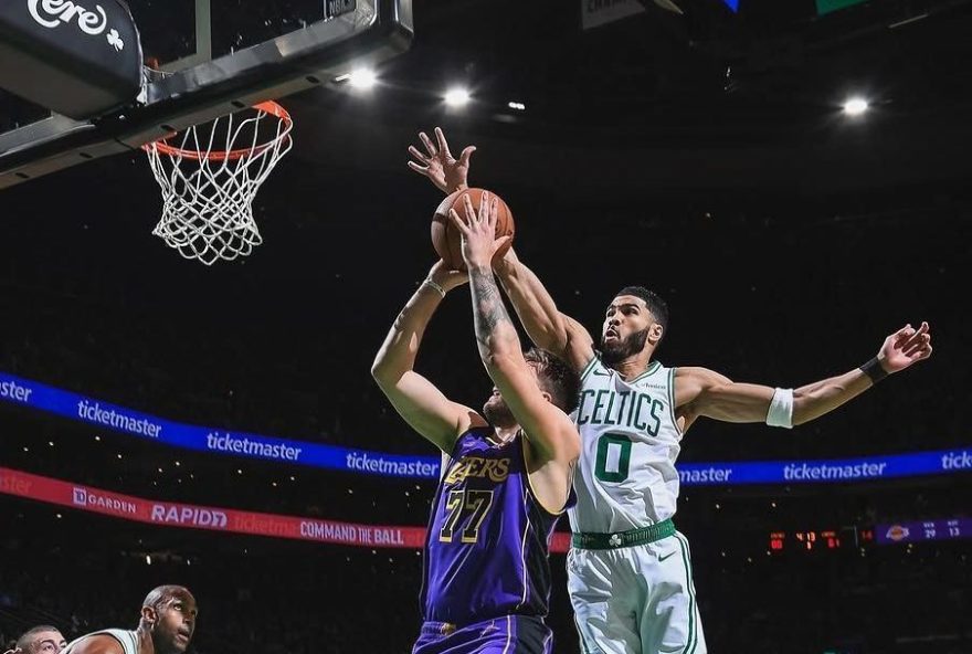 jayson-tatum-brilha-com-40-pontos-e-celtics-vencem-lakers-por-111-1013A-resumo-da-partida0A0A