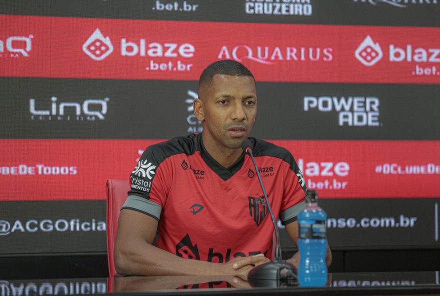 jean-dias2C-atacante-experiente-revelado-no-goiania2C-chega-confiante-ao-atletico-go-e-promete-contribuir-com-gols-e-experiencia-ate-2026