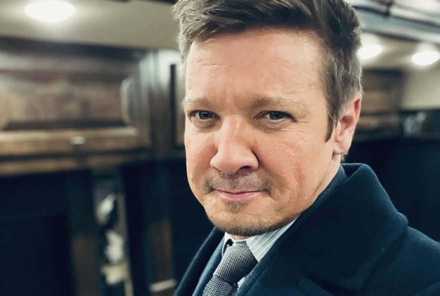 jeremy-renner-celebra-renascimento-apos-grave-acidente3A-uma-historia-de-superacao-e-gratidao