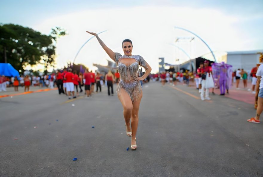 jessica-amaral-retorna-triunfante-ao-carnaval-como-musa-da-colorado-do-bras3A-fantasia-ousada-e-show-imperdivel jessica-amaral-retorna-triunfante-ao-carnaval-como-musa-da-colorado-do-bras3A-fantasia-ousada-e-show-imperdivel