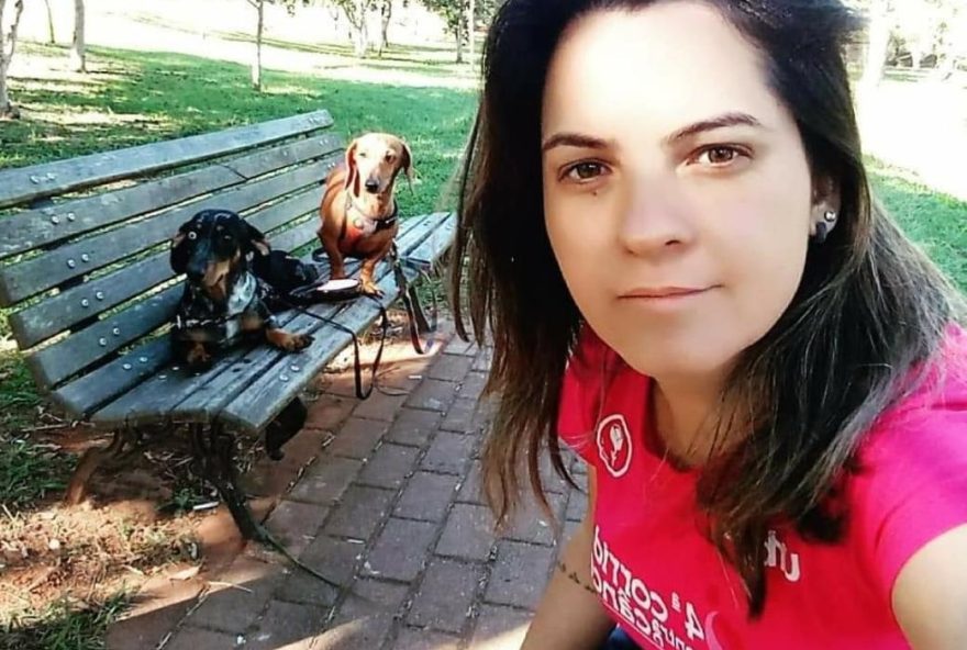 Retorno às atividades profissionais reaquece mercado de cuidadores de pets em Goiás