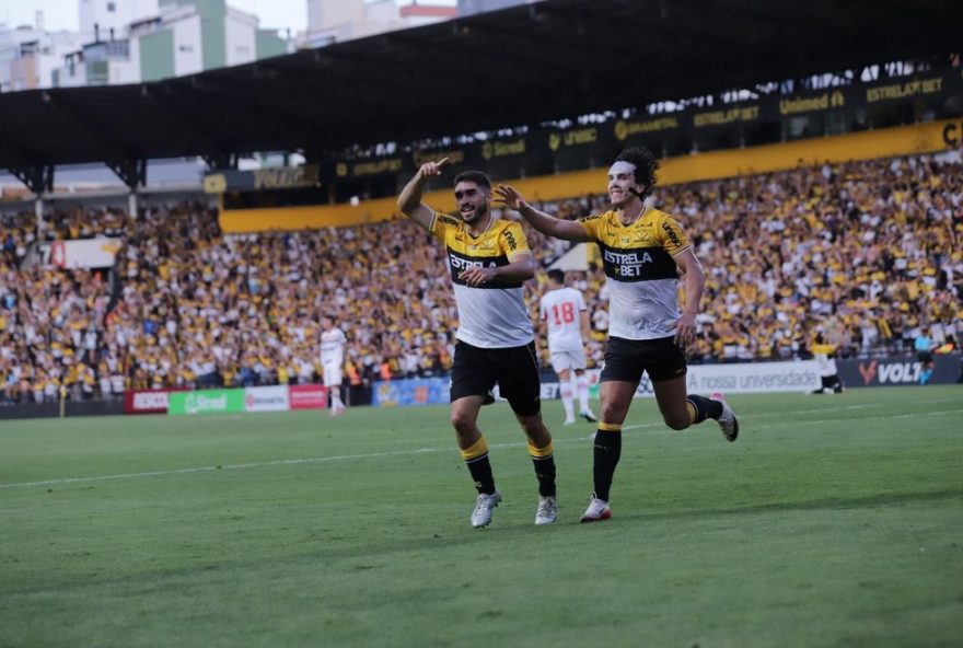 joao-carlos-destaca-evolucao-no-criciuma-e-foca-em-duelo-decisivo-contra-o-cuiaba3A-22meu-melhor-ano22