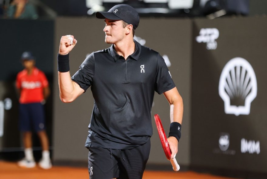 joao-fonseca-vence-thiago-monteiro-no-rio-open-e-avanca-para-as-oitavas-de-final3A-jovem-tenista-mantem-vivo-sonho-do-primeiro-titulo-atp-500 joao-fonseca-vence-thiago-monteiro-no-rio-open-e-avanca-para-as-oitavas-de-final3A-jovem-tenista-mantem-vivo-sonho-do-primeiro-titulo-atp-500