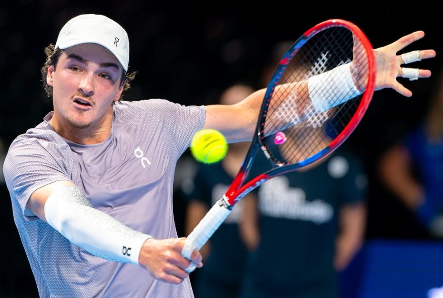 joao-fonseca2C-jovem-tenista-brasileiro2C-enfrenta-contratempo-com-lesao-na-lombar3A-desafios-e-superacao-em-2026 joao-fonseca2C-jovem-tenista-brasileiro2C-enfrenta-contratempo-com-lesao-na-lombar3A-desafios-e-superacao-em-2026