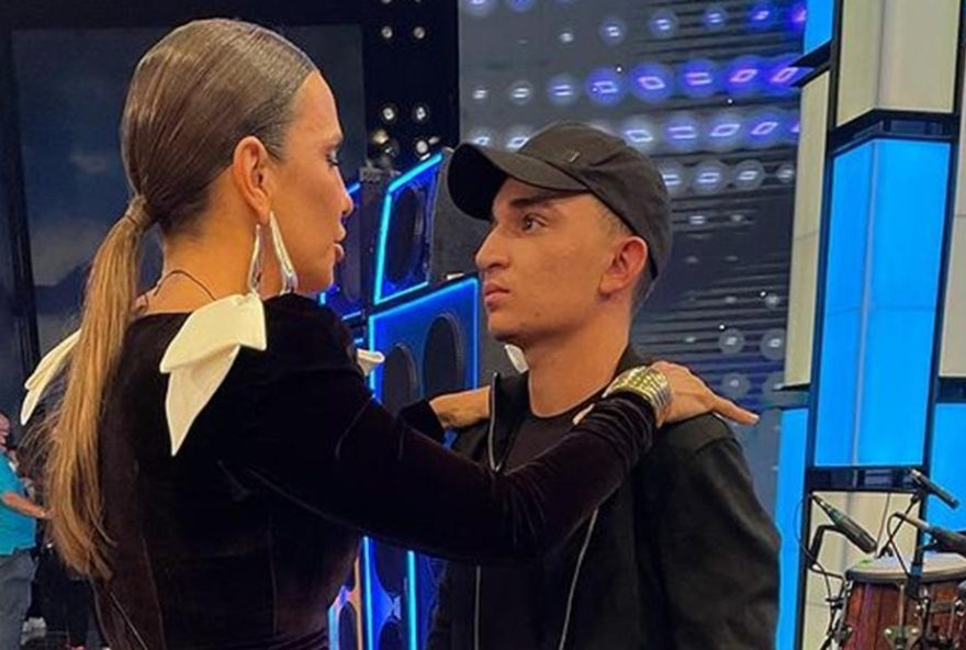 João Gomes se emociona aocantar com Ivete Sangalo