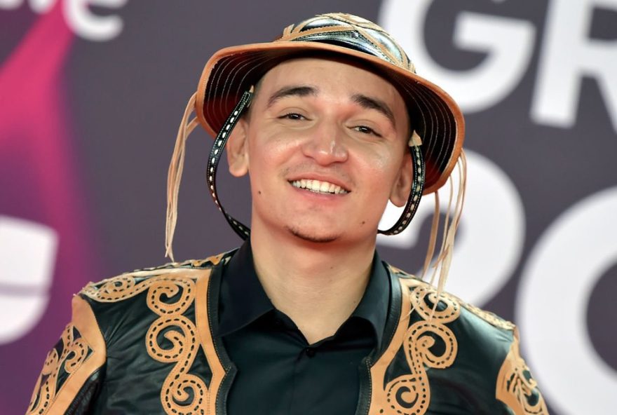 joao-gomes-surpreende-com-show-aberto-ao-publico-no-rio-de-janeiro3A-confira-detalhes-da-gravacao-nos-arcos-da-lapa