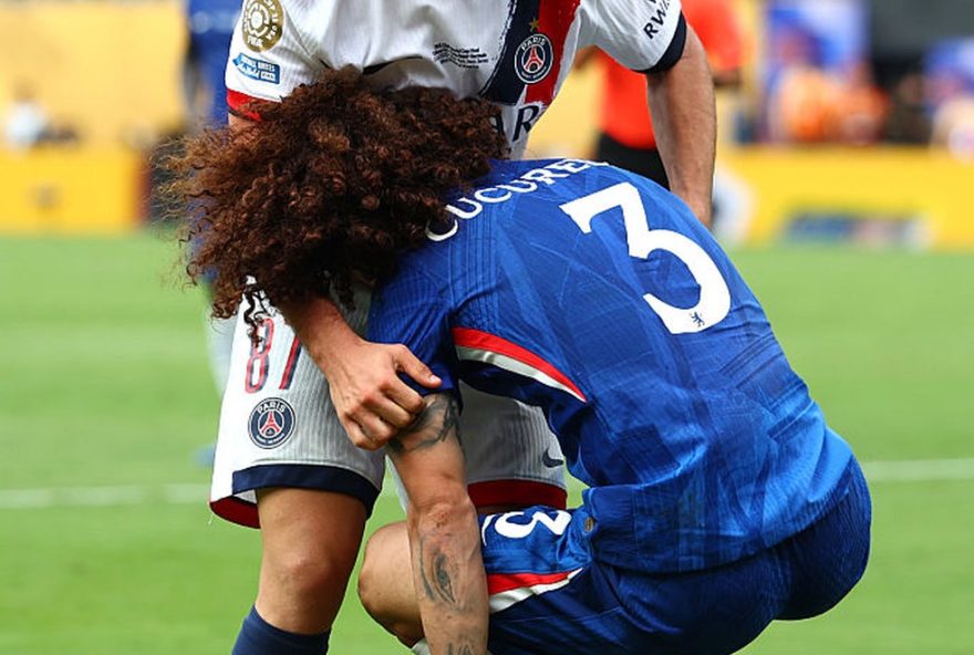joao-neves2C-do-psg2C-e-expulso-por-puxar-o-cabelo-de-cucurella-em-final-do-mundial-de-clubes3B-assista-ao-video-do-incidente