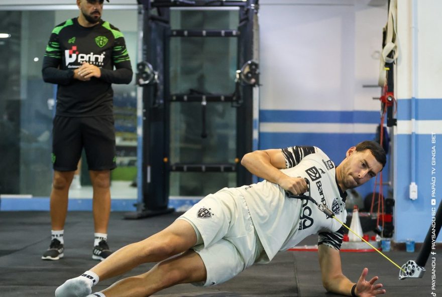 joaquin-novillo-detalha-recuperacao-apos-concussao-e-foco-do-paysandu-na-serie-b