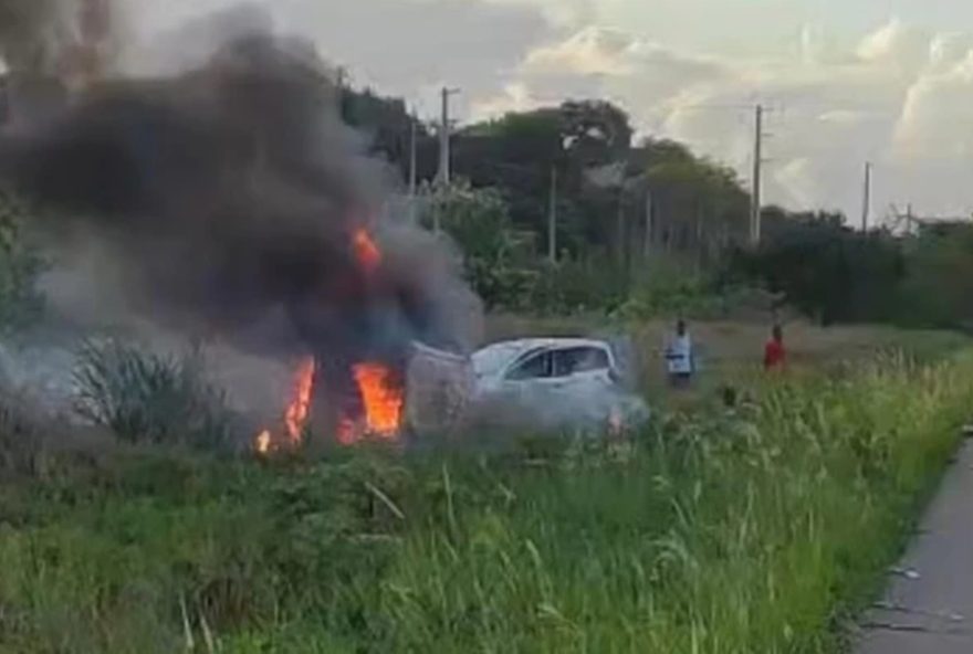 jogador-de-futebol-e-esposa-feridos-em-acidente-na-br-101 jogador-de-futebol-e-esposa-feridos-em-acidente-na-br-101