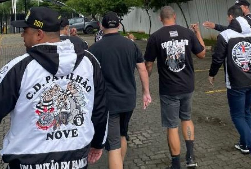 jogadores-do-corinthians-reconhecem-ma-fase-em-papo-com-organizadas jogadores-do-corinthians-reconhecem-ma-fase-em-papo-com-organizadas