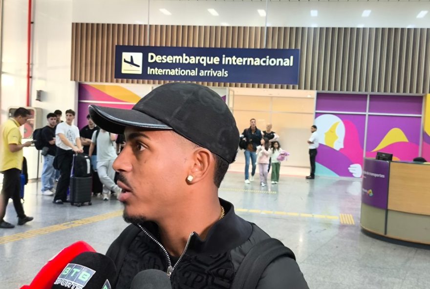 john-kennedy-retorna-ao-fluminense-com-foco-em-gols-e-titulos-ao-lado-de-renato-gaucho