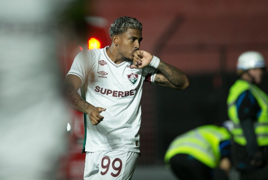 PE - RECIFE - 01/10/2025 - BRASILEIRO A 2025, SPORT X FLUMINENSE - John Kennedy jogador do Fluminense comemora seu gol durante a partida contra o Sport na Ilha do Retiro em Recife (PE), pelo Campeonato Brasileiro Serie A 2025. Foto: Marlon Costa/AGIF