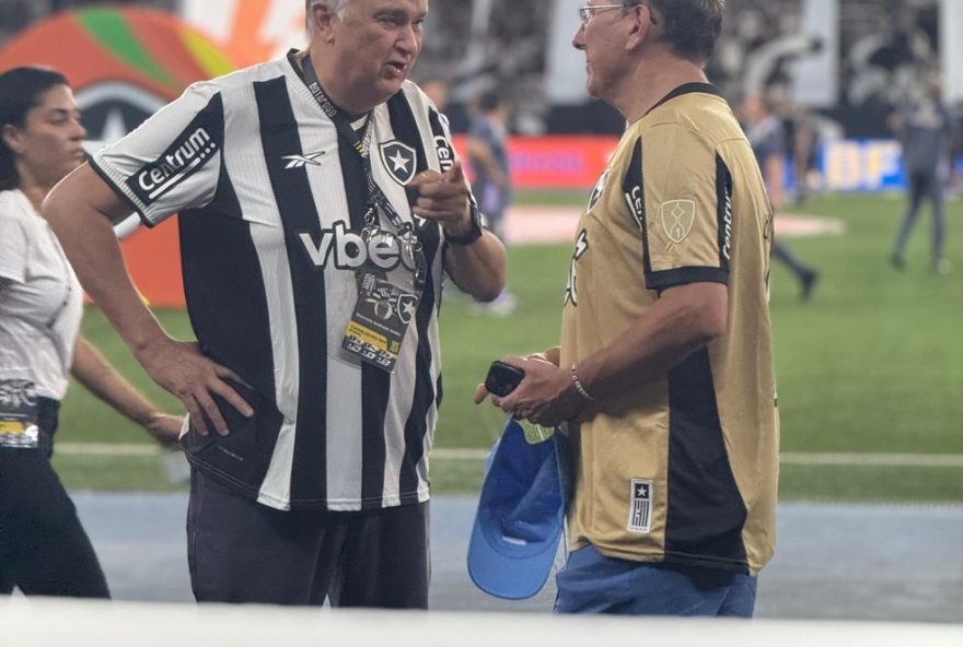 john-textor-chega-a-acordo-com-acionistas-da-eagle-e-retoma-controle-do-botafogo3A-foco-no-futuro-esportivo