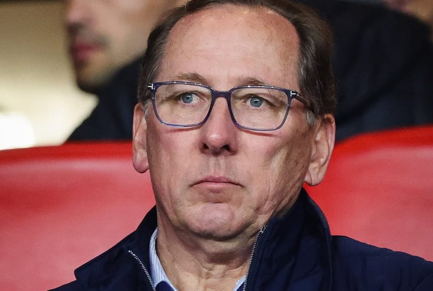 john-textor-se-destaca-em-vasco-x-botafogo-e-viraliza-na-internet