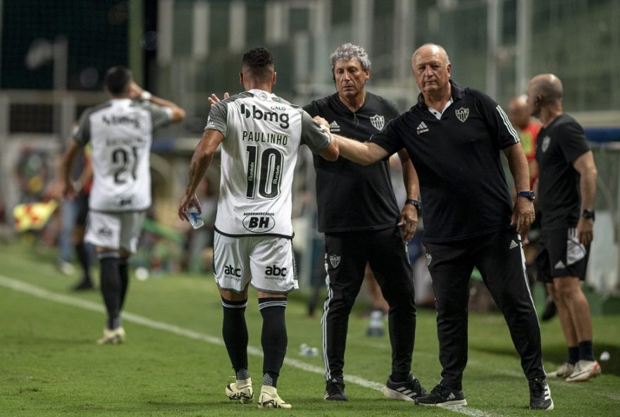 MG - BELO HORIZONTE - 17/03/2024 - MINEIRO 2024, AMERICA-MG X ATLETICO - Paulinho jogador do Atletico comemora seu gol durante partida contra o America-MG no estadio Independencia pelo campeonato Mineiro 2024. Foto: Alessandra Torres/AGIF