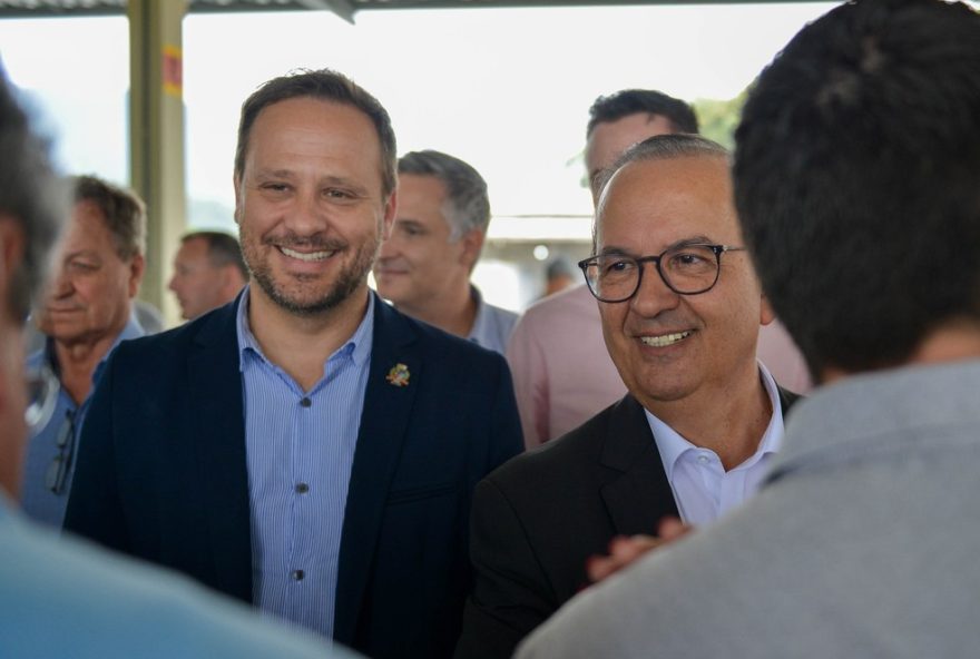 jorginho-mello-anuncia-pre-candidato-a-vice-para-reeleicao-em-sc3A-adriano-silva2C-prefeito-de-joinville jorginho-mello-anuncia-pre-candidato-a-vice-para-reeleicao-em-sc3A-adriano-silva2C-prefeito-de-joinville