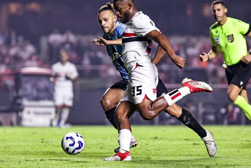 jornalistas-criticam-polemico-penalti-em-partida-entre-sao-paulo-e-gremio