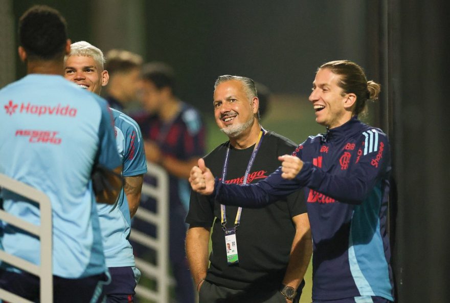 jose-boto-afirma3A-vini-jr-voltara-ao-flamengo-e-aconselha-filipe-luis-para-oportunidades-na-europa jose-boto-afirma3A-vini-jr-voltara-ao-flamengo-e-aconselha-filipe-luis-para-oportunidades-na-europa