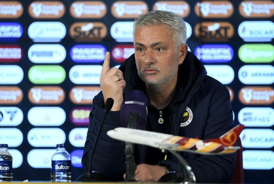 jose-mourinho-acusado-de-racismo-em-classico-turco3A-polemica-com-galatasaray