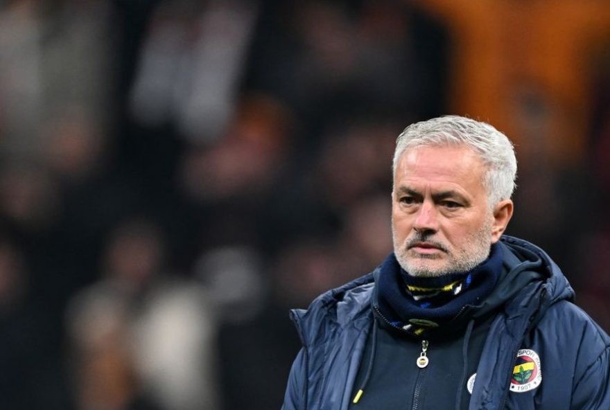 jose-mourinho-pega-suspensao-por-racismo3A-entenda-o-caso-e-o-desfecho