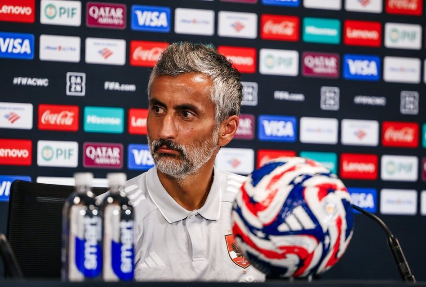 jose-riveiro-estreia-com-al-ahly-contra-inter-miami-na-copa-de-clubes3A-parar-messi-e-a-missao