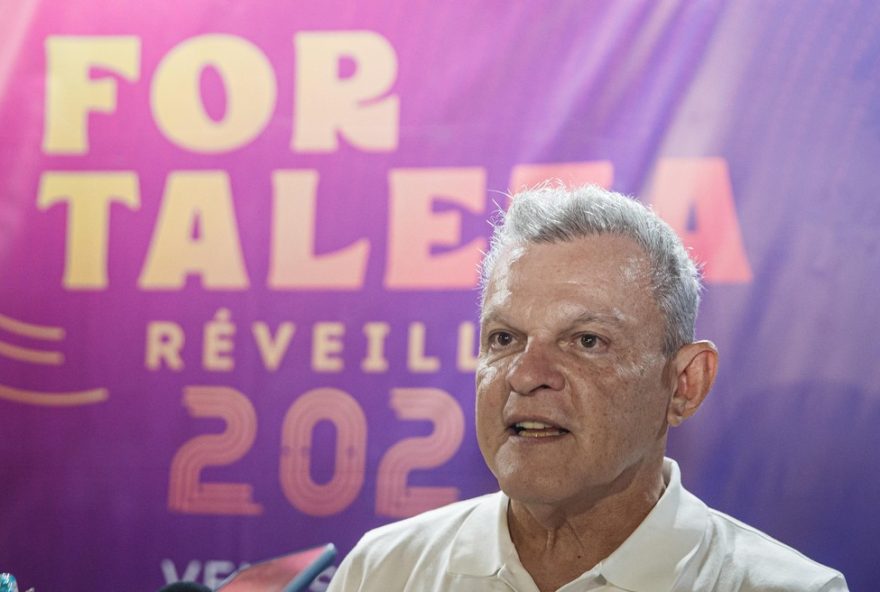 jose-sarto-marca-presenca-na-posse-de-evandro-como-prefeito-de-fortaleza-2025