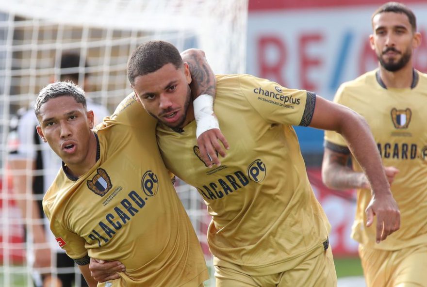 joujou-brilha-e-garante-vitoria-do-famalicao2C-melhor-serie-da-temporada joujou-brilha-e-garante-vitoria-do-famalicao2C-melhor-serie-da-temporada