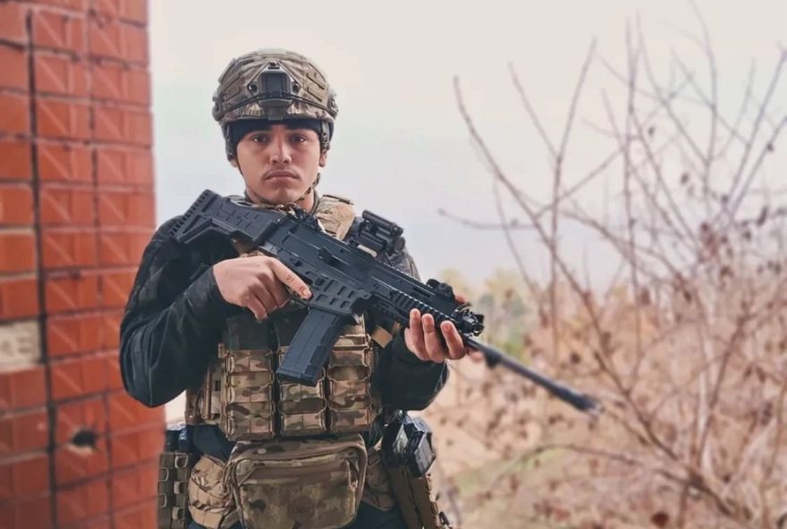 jovem-amazonense-se-voluntaria-para-guerra-na-ucrania3A-um-exemplo-de-coragem-e-determinacao jovem-amazonense-se-voluntaria-para-guerra-na-ucrania3A-um-exemplo-de-coragem-e-determinacao