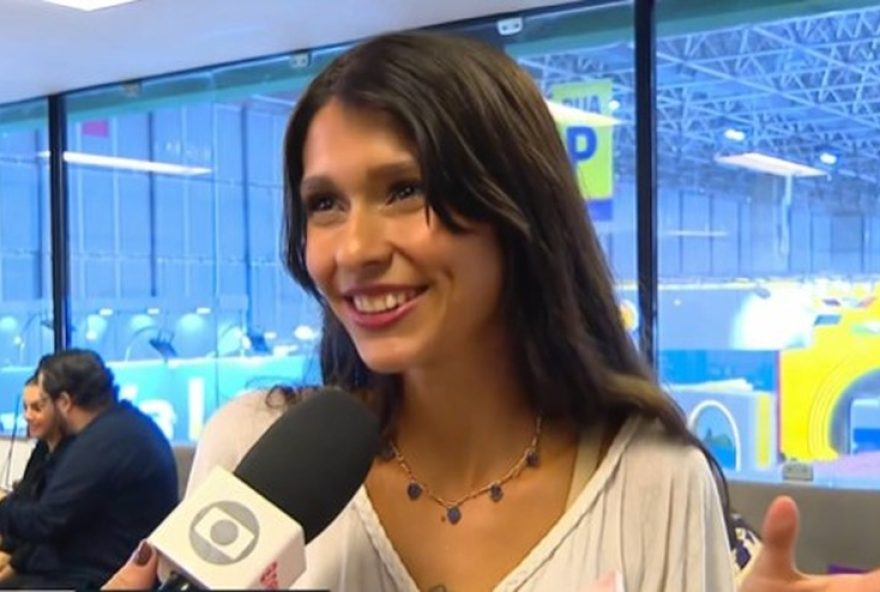 jovem-autora-independente-imprime-proprio-livro-e-realiza-sonho-de-estrear-na-bienal-do-livro-do-rio