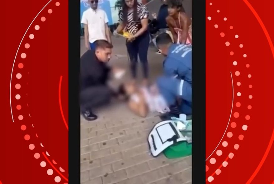 jovem-da-a-luz-na-calcada-do-shopping-imperial-de-imperatriz-com-ajuda-de-bombeiro-civil3A-mae-e-bebe-passam-bem jovem-da-a-luz-na-calcada-do-shopping-imperial-de-imperatriz-com-ajuda-de-bombeiro-civil3A-mae-e-bebe-passam-bem