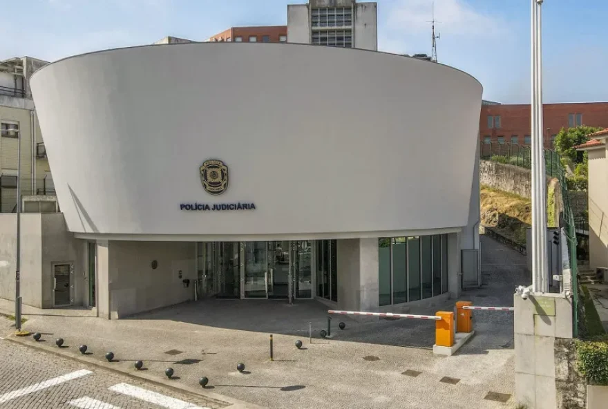 jovem-de-18-anos-detido-por-roubo-agravado-em-estabelecimento-em-gaia