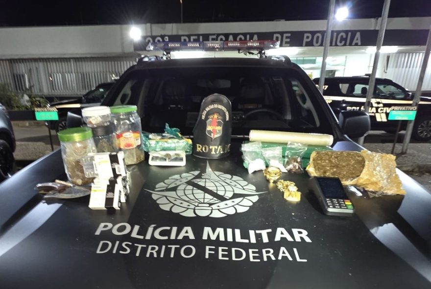 jovem-de-21-anos-e-presa-por-trafico-de-drogas-apos-perseguicao-policial-em-samambaia2C-df