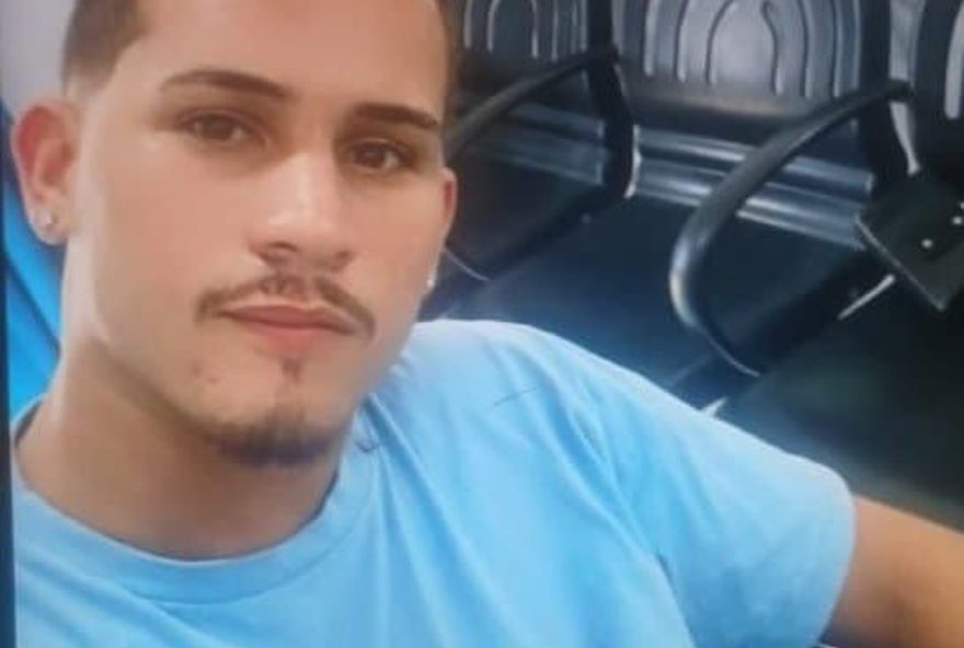 jovem-de-24-anos-desaparece-em-manaus-apos-sair-para-entrevista-de-emprego jovem-de-24-anos-desaparece-em-manaus-apos-sair-para-entrevista-de-emprego