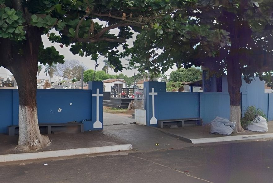 jovem-e-adolescente-sao-detidos-vendendo-drogas-em-cemiterio-de-mg