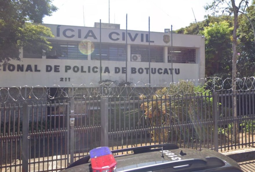 jovem-e-esfaqueado-pelo-padrasto-em-botucatu3A-suspeito-preso-pela-pm.-policia-investiga-motivos-da-agressao