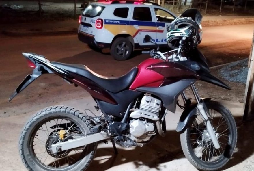 jovem-e-morto-por-bala-perdida-em-cavalgada3A-tragedia-em-tres-marias.-comunidade-pede-justica-e-combate-ao-trafico-de-drogas