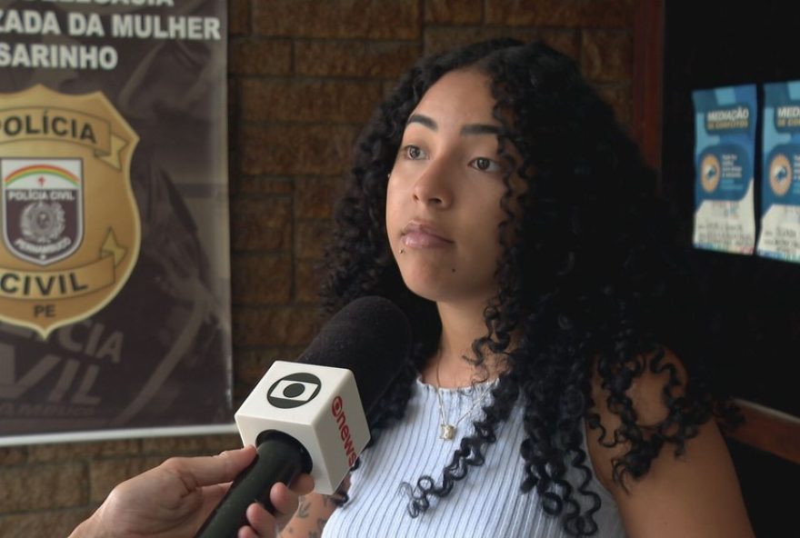 jovem-modelo-e-vitima-de-assedio-na-praia-de-boa-viagem-e-desabafa-sobre-falta-de-apoio-e-respeito