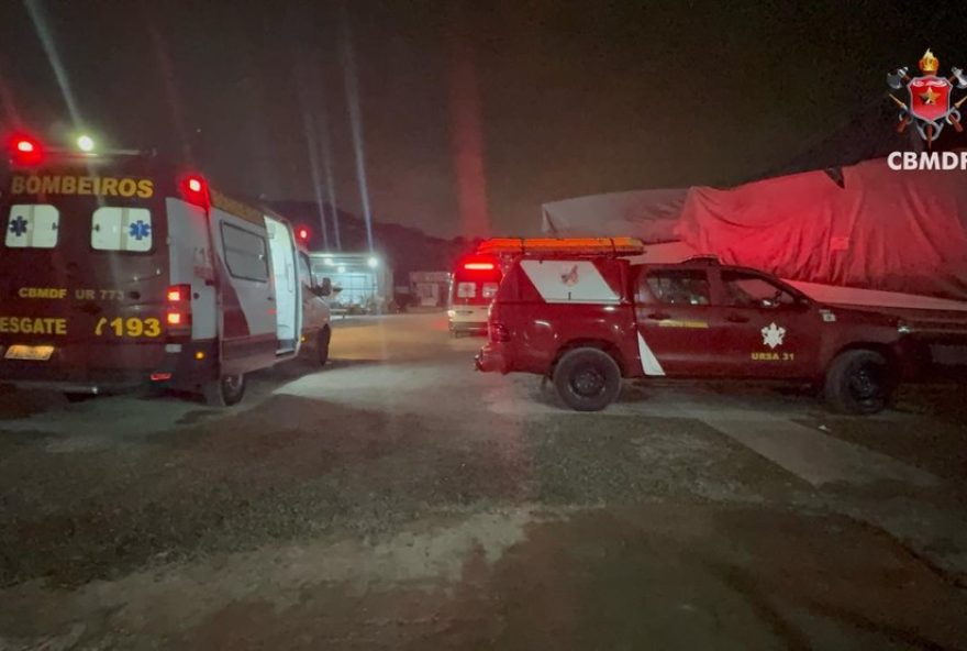 jovem-morre-afogado-ao-cair-de-lancha-no-lago-paranoa3A-operacao-de-resgate-mobiliza-corpo-de-bombeiros