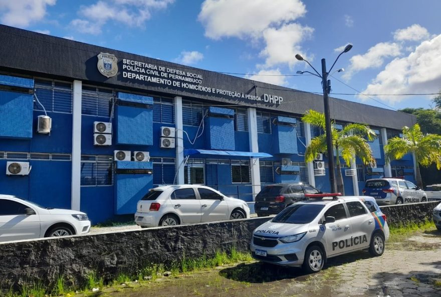 jovem-morre-esfaqueada-apos-previa-de-carnaval3A-namorado-tambem-ferido jovem-morre-esfaqueada-apos-previa-de-carnaval3A-namorado-tambem-ferido