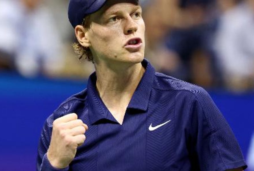 jovem-sinner-se-classifica-para-final-do-us-open-apesar-de-dificuldades-com-o-saque